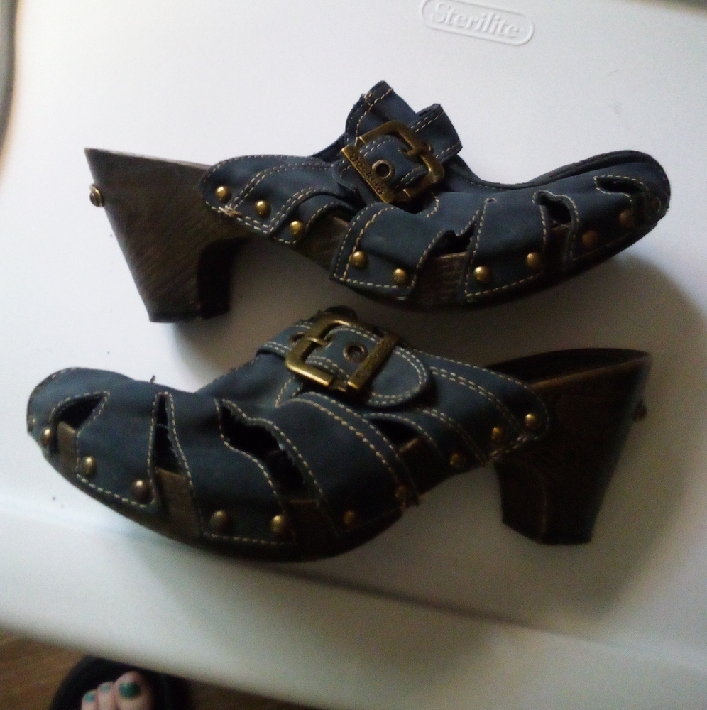 Blue suade clogs